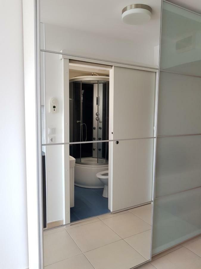 Cozy&Elegant New Studio In Bukarest Exterior foto